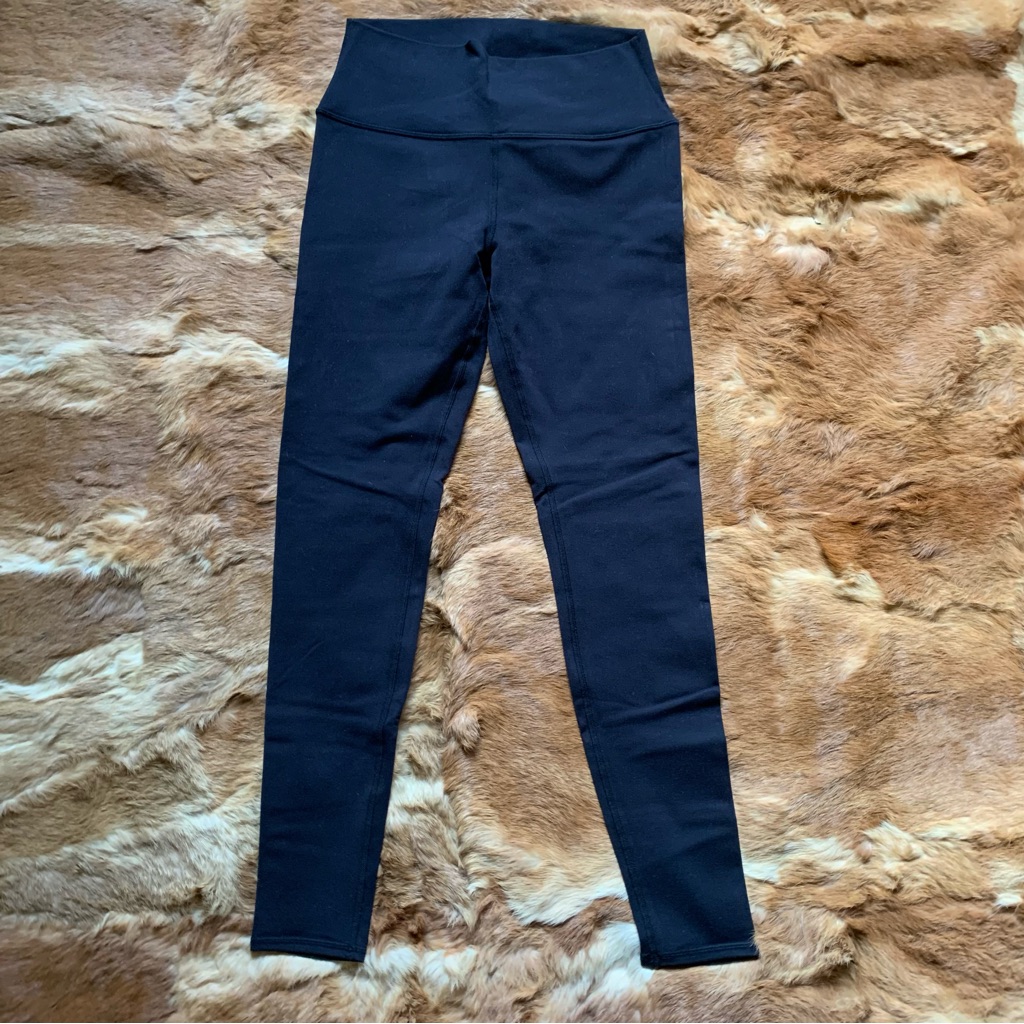 Woman’s Black Gold Leggings Size Large